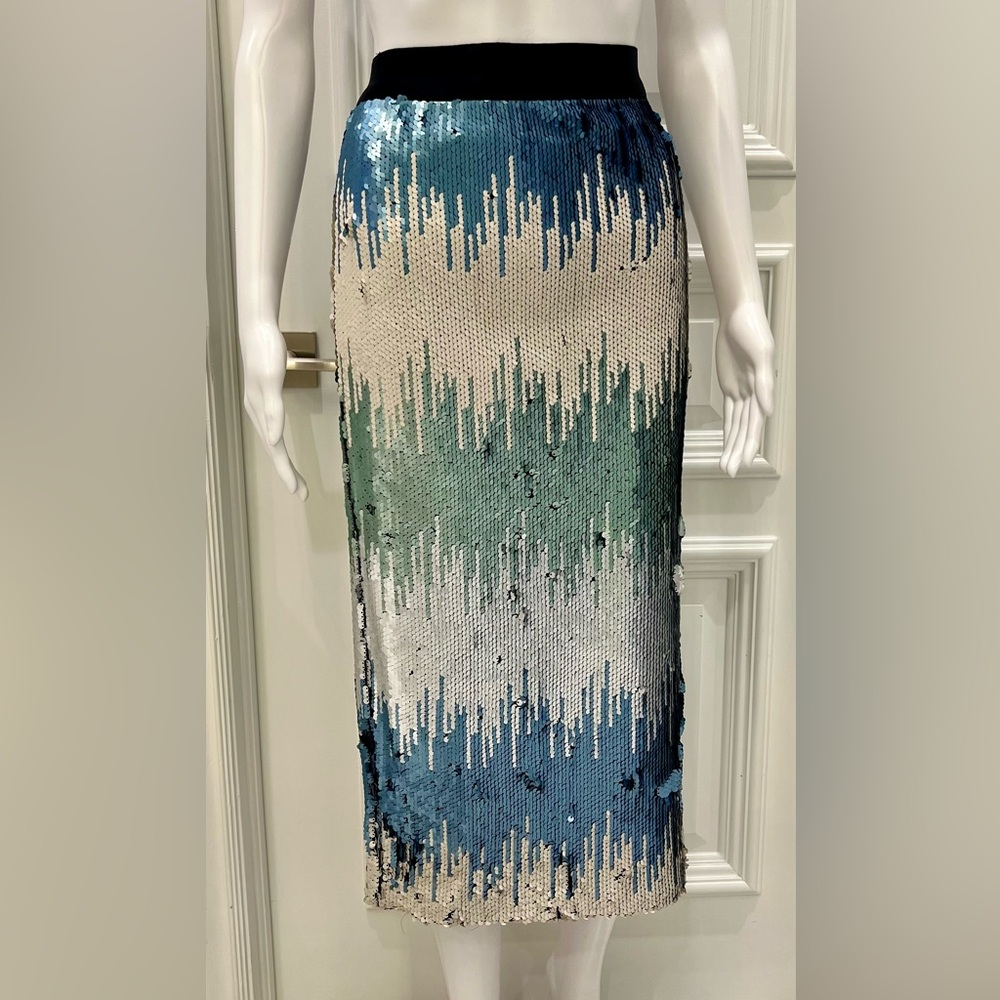 Le Superbe Liza midi sequin pencil skirt in a Green and Blue Sequin size Large - Picture 2 of 13